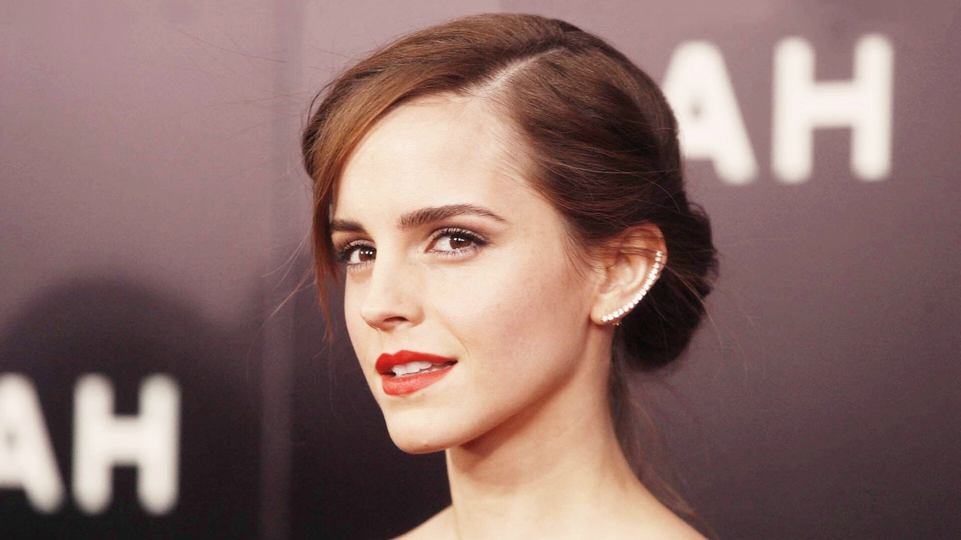 开云体育链接-“未来科技：新能源赛车引领极速新潮流”，未来新能源suv车型图片